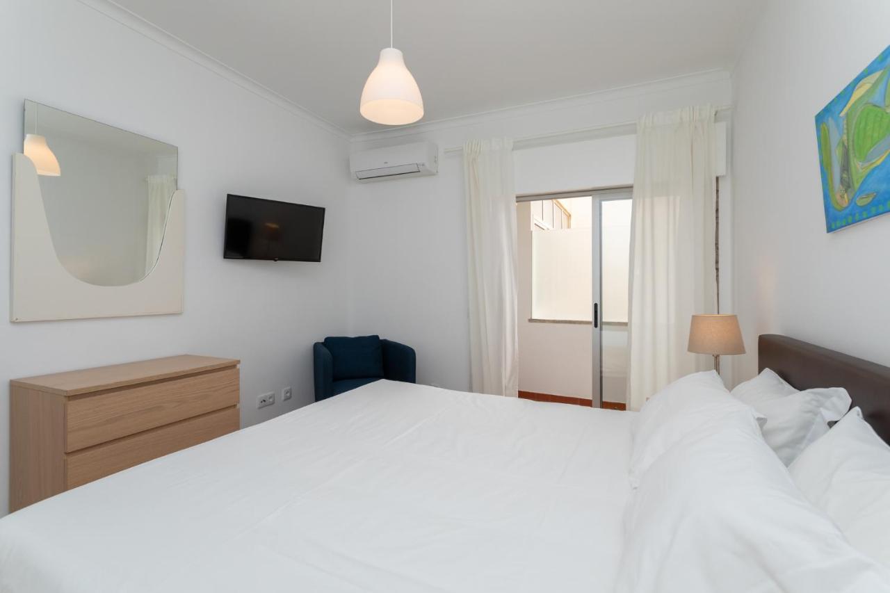 Al - Apartamentos Vista Mar Quarteira Eksteriør billede
